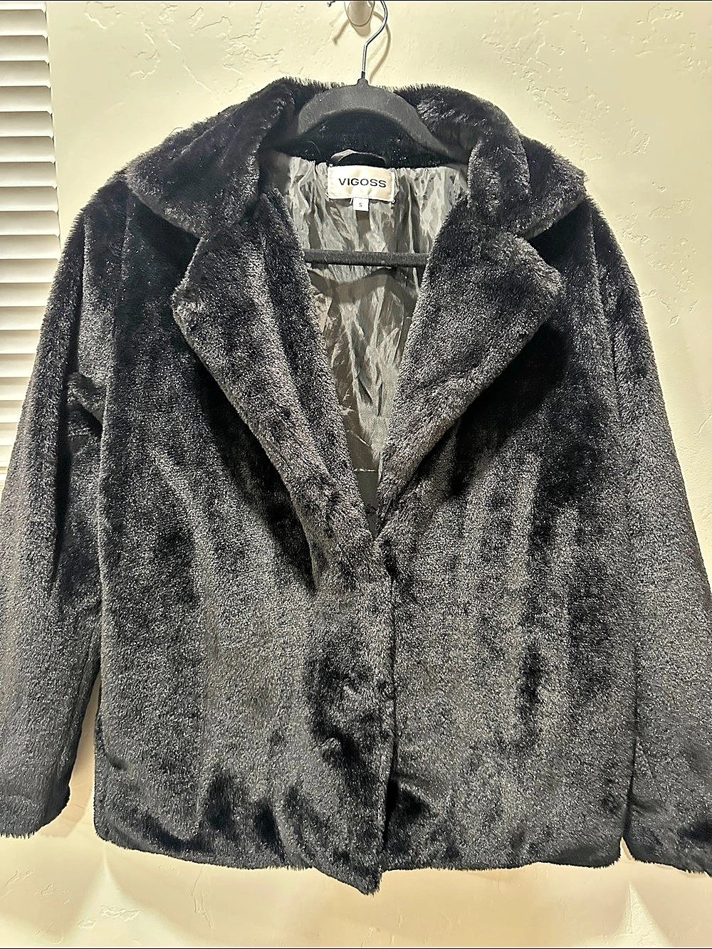 Vigoss Faux Fur Jacket in Black Size Small Like New #38